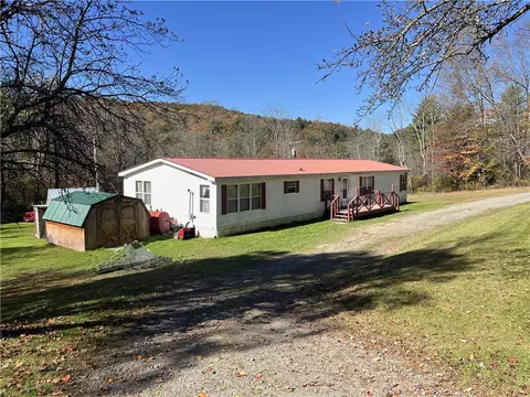 733 E Afton Rd, Afton, NY 13730