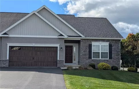 1720 Swallowtail Dr, Farmington, NY 14425