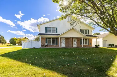 99 Dessie Hts, West Henrietta, NY 14586