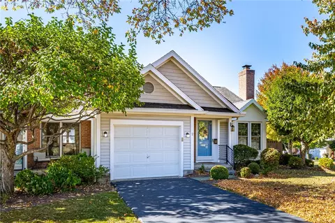 2 Great Meadow Cir, Chili, NY 14623