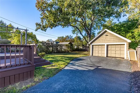 Exterior - 10 Chimayo Rd, Irondequoit, NY 14617 photo 6 of 10