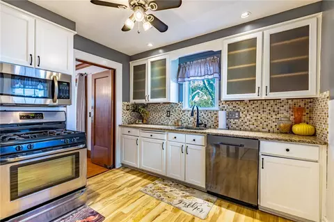 Kitchen - 10 Chimayo Rd, Irondequoit, NY 14617 photo 3 of 3