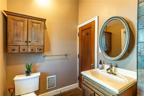 Bath - 10 Chimayo Rd, Irondequoit, NY 14617 photo 3 of 4
