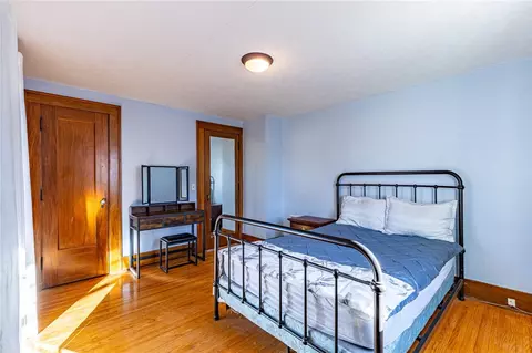 Bedroom - 10 Chimayo Rd, Irondequoit, NY 14617 photo 2 of 7