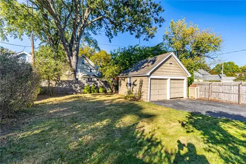 Exterior - 10 Chimayo Rd, Irondequoit, NY 14617 photo 7 of 10