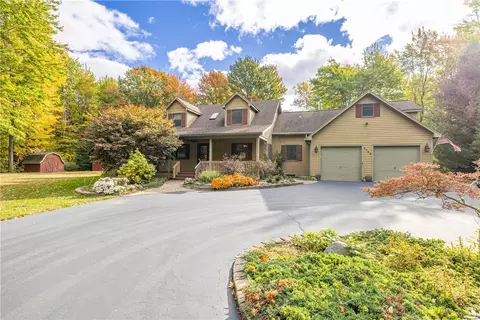 6566 Lakeside Rd, Ontario, NY 14519