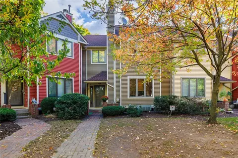 34 Cornhill Pl, Rochester, NY 14608