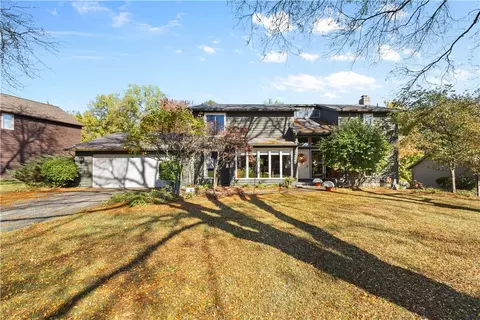 38 Framingham Ln, Pittsford, NY 14534