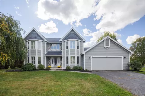 112 Rosebud Trl, Webster, NY 14580