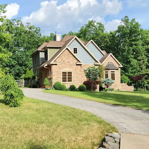 21 Dublin Dr, Elmira, NY 14905