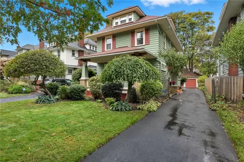 42 Laurelton Rd, Rochester, NY 14609