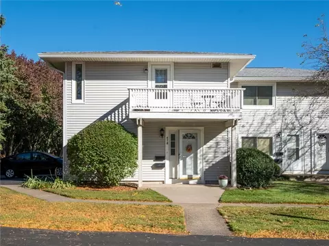 478 Eastbrooke Ln, Rochester, NY 14618