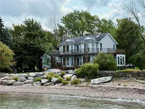 12 Summer Haven Dr, Hilton, NY 14468