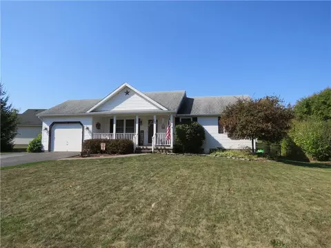 106 Delaina Rose Cir, Brockport, NY 14420