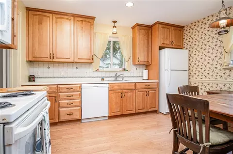 69 Couchman Ave, Irondequoit, NY 14617 photo 7