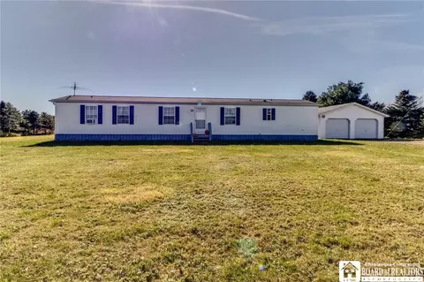 293 Bray Rd, Arcade, NY 14009