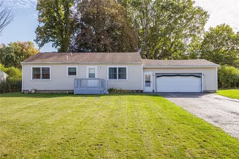 173 Hollybrook Rd, Rochester, NY 14623