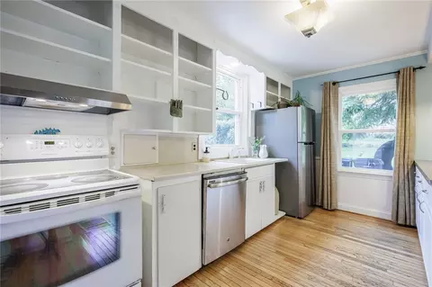 Kitchen - 18 Centre Ter, Irondequoit, NY 14617 photo 5 of 7