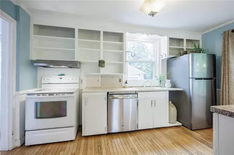 Kitchen - 18 Centre Ter, Irondequoit, NY 14617 photo 4 of 7