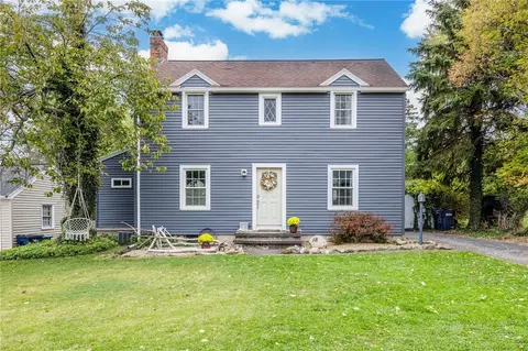 18 Centre Ter, Irondequoit, NY 14617