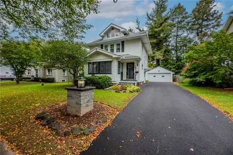 74 Elwell Dr, Rochester, NY 14618