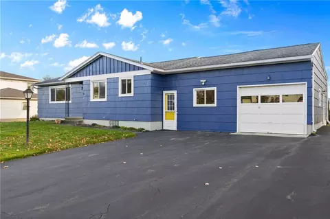 Exterior - 1145 Whitlock Rd, Irondequoit, NY 14609 photo 6 of 8