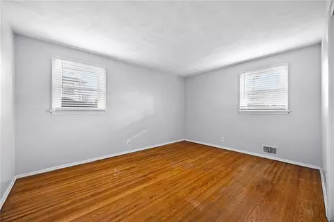 Bedroom - 1145 Whitlock Rd, Irondequoit, NY 14609 photo 2 of 7