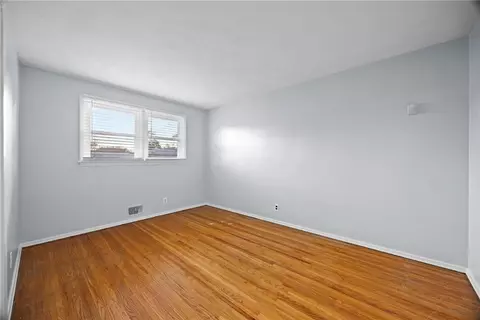 Bedroom - 1145 Whitlock Rd, Irondequoit, NY 14609 photo 6 of 7