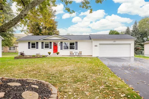 99 Larkins Xing, Greece, NY 14612