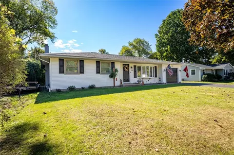 270 Shadmore Dr, Greece, NY 14626
