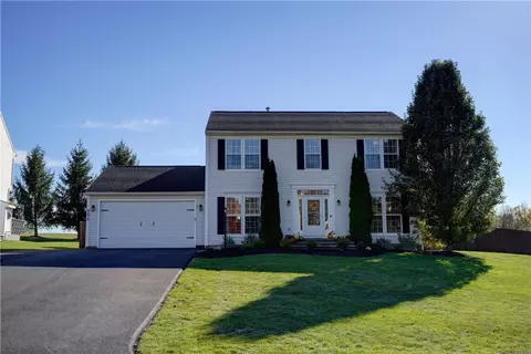 6678 Pond Side Cir, Victor, NY 14564