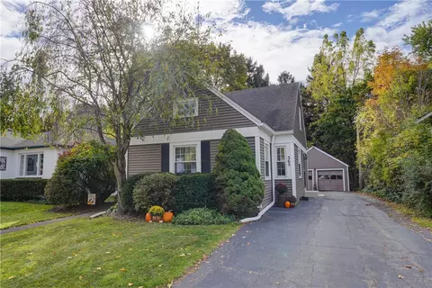 365 Colebourne Rd, Rochester, NY 14609