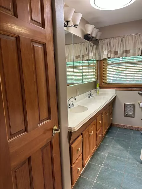 Bath - 675 Maple Dr, Webster, NY 14580 photo 2 of 9