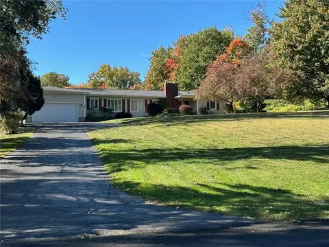 675 Maple Dr, Webster, NY 14580