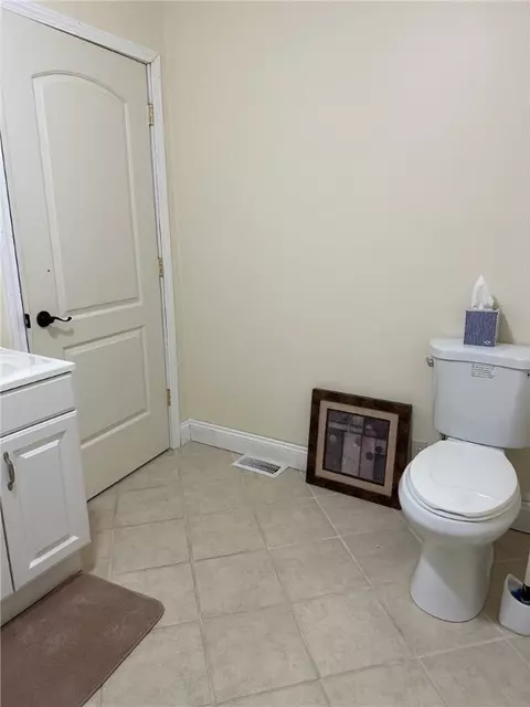 Bath - 675 Maple Dr, Webster, NY 14580 photo 6 of 9