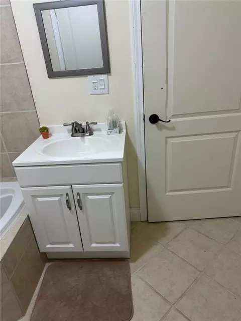 Bath - 675 Maple Dr, Webster, NY 14580 photo 5 of 9