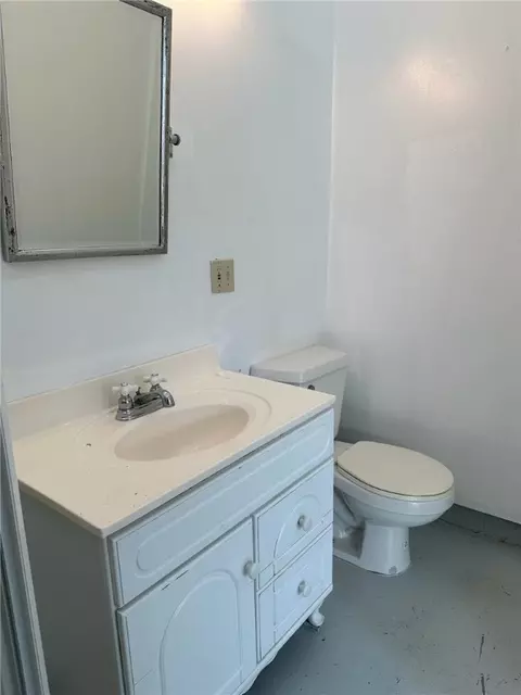 Bath - 675 Maple Dr, Webster, NY 14580 photo 9 of 9