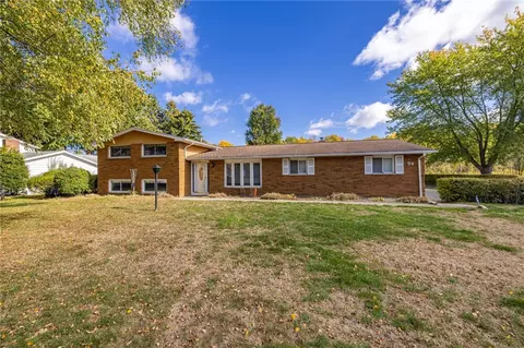 94 Blue Grass Ln, Greece, NY 14626