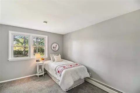 Bedroom - 938 Whitlock Rd, Irondequoit, NY 14609 photo 5 of 6