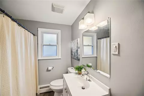 Bath - 938 Whitlock Rd, Irondequoit, NY 14609 photo 1 of 1