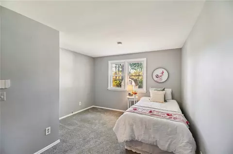 Bedroom - 938 Whitlock Rd, Irondequoit, NY 14609 photo 6 of 6