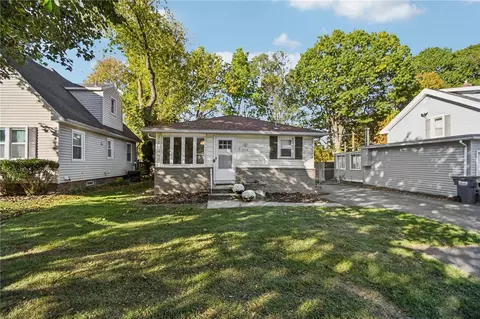 Exterior - 938 Whitlock Rd, Irondequoit, NY 14609 photo 2 of 6