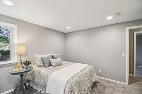 Bedroom - 938 Whitlock Rd, Irondequoit, NY 14609 photo 4 of 6