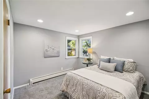 Bedroom - 938 Whitlock Rd, Irondequoit, NY 14609 photo 2 of 6