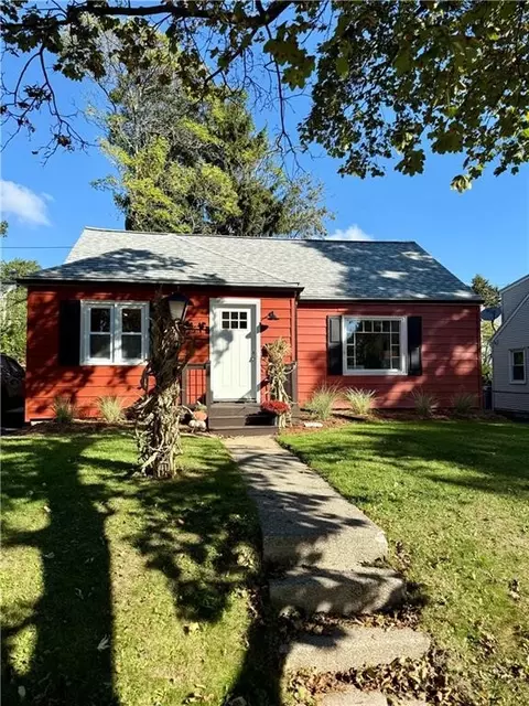 510 Tarrington Rd, Irondequoit, NY 14609