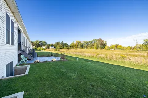 84 Autumn Leaf Trl, Webster, NY 14580 photo 32