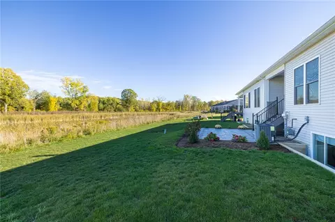 84 Autumn Leaf Trl, Webster, NY 14580 photo 34
