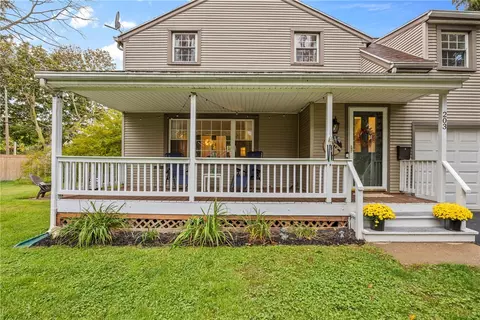 Exterior - 203 Thurlow Ave, Irondequoit, NY 14609 photo 6 of 9