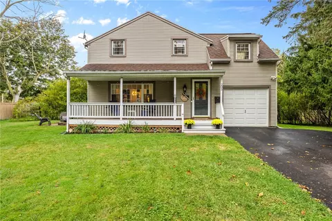 Exterior - 203 Thurlow Ave, Irondequoit, NY 14609 photo 5 of 9