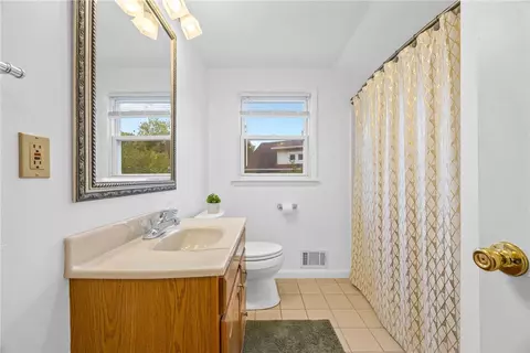 Bath - 203 Thurlow Ave, Irondequoit, NY 14609 photo 2 of 3